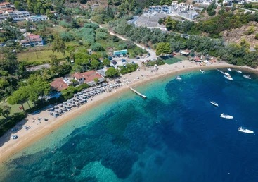 Beachfront apartments in Kanapitsa Skiathos